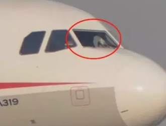 飛機玻璃到底有幾層？為什么駕駛艙玻璃破碎事件年年都有！