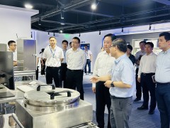 上海松江區委書記程向民一行蒞臨辰竹交流