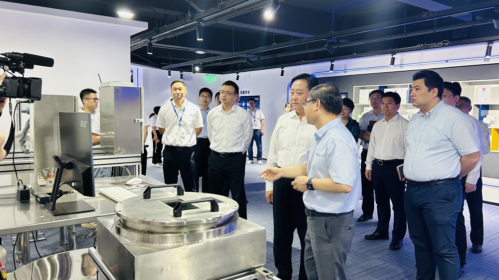 上海松江區委書記程向民一行蒞臨辰竹交流